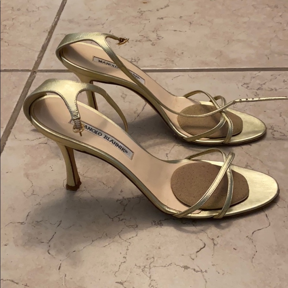 Manolo Blahnik Gold/Champagne heels!